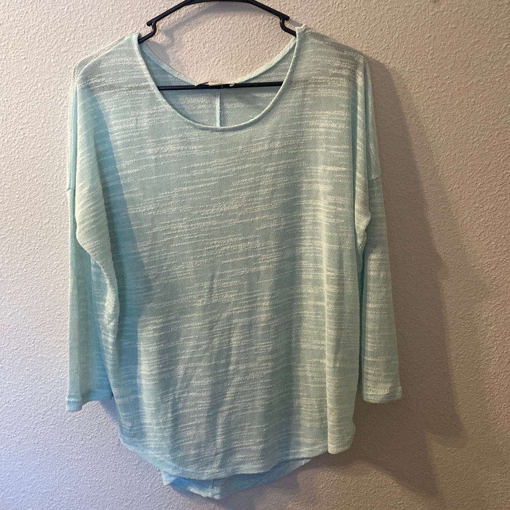 Olive & Oak top size small